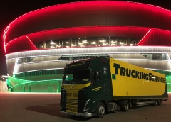 LKW der Trucking Service GmbH vor einem Stadion
