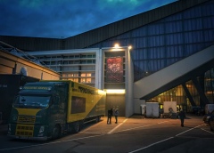 Trucking Service GmbH LKWs vor einem Stadion