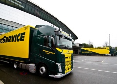 Trucking Service GmbH LKWs vor einem Stadion