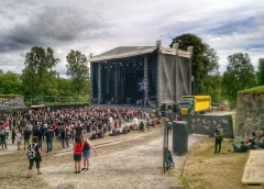 LKW der Trucking Service GmbH bei einem Musikfestival