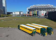 Trucking Service GmbH LKWs vor einem Stadion